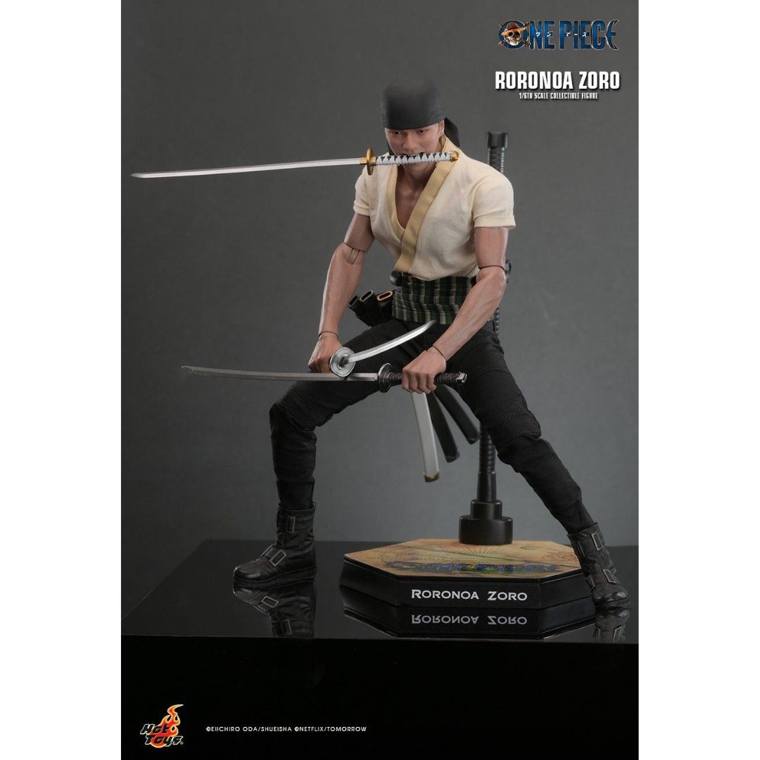 Hot Toys Figure Roronoa Zoro Sideshow One Piece