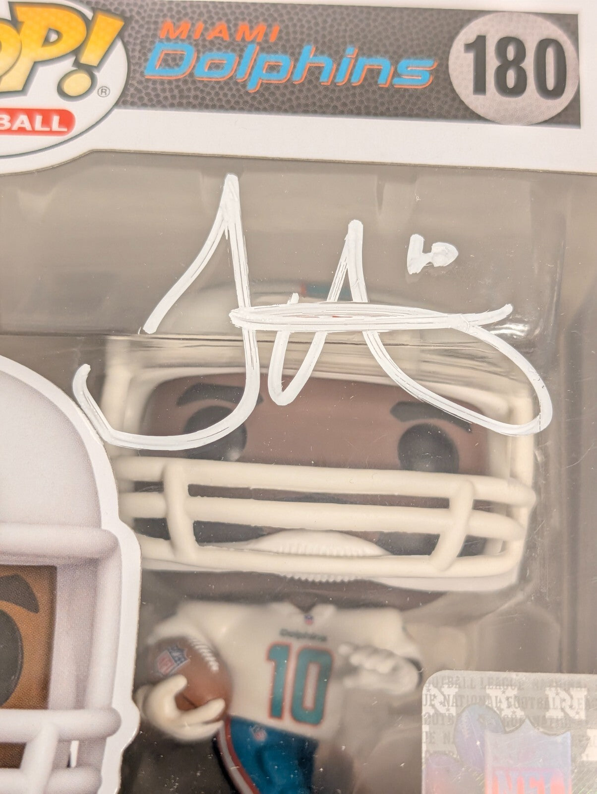 Tyreek Hill Signed Miami Dolphins Funko Pop #180 Beckett