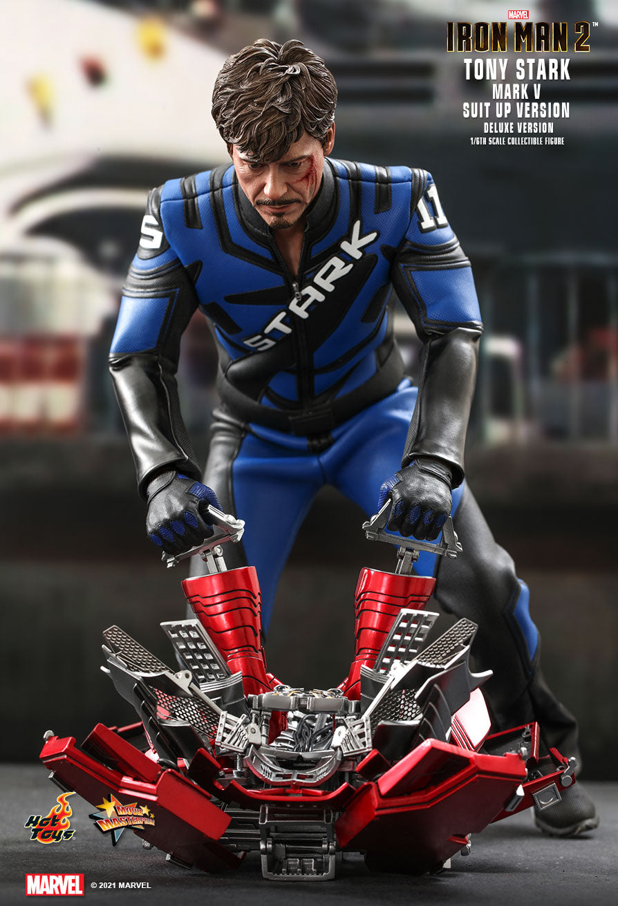 Hot Toys Iron Man 2 Tony Stark Mark V Suit Up Version Deluxe