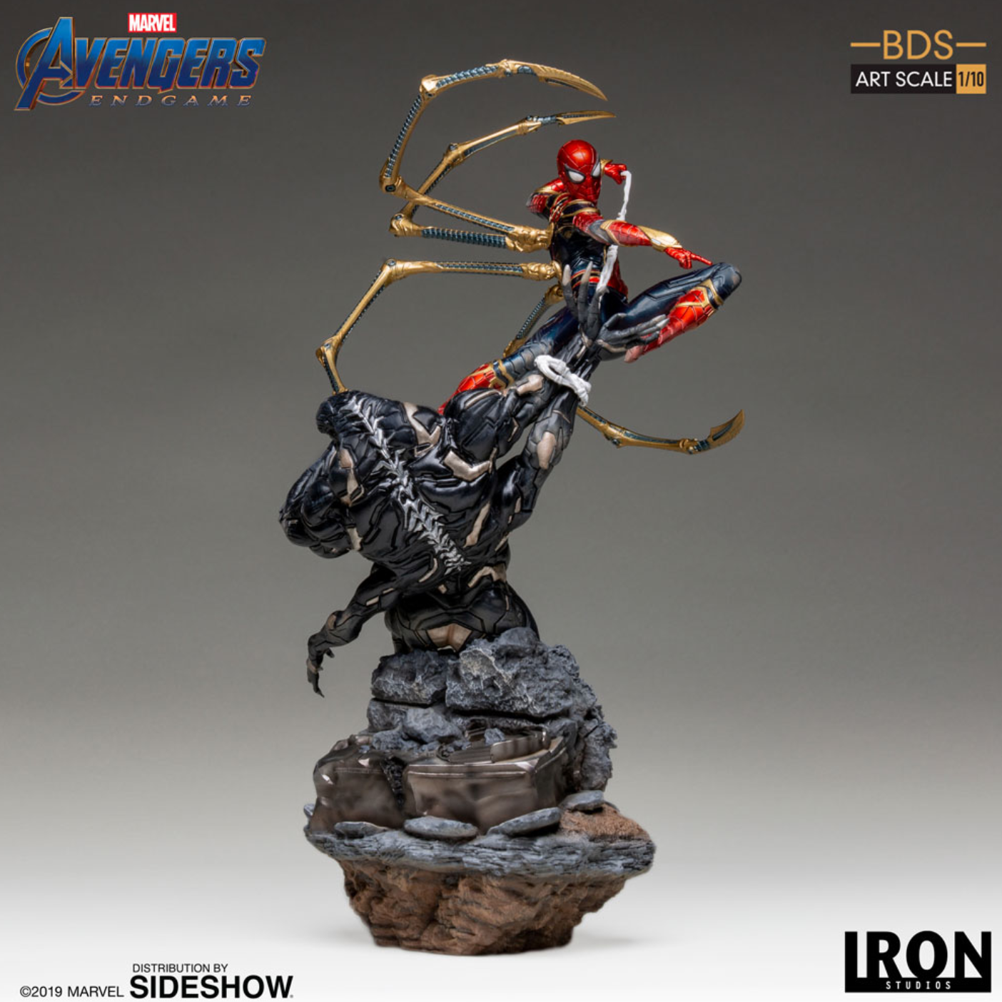 Iron Studios Avengers Endgame - Iron Spider vs Outrider