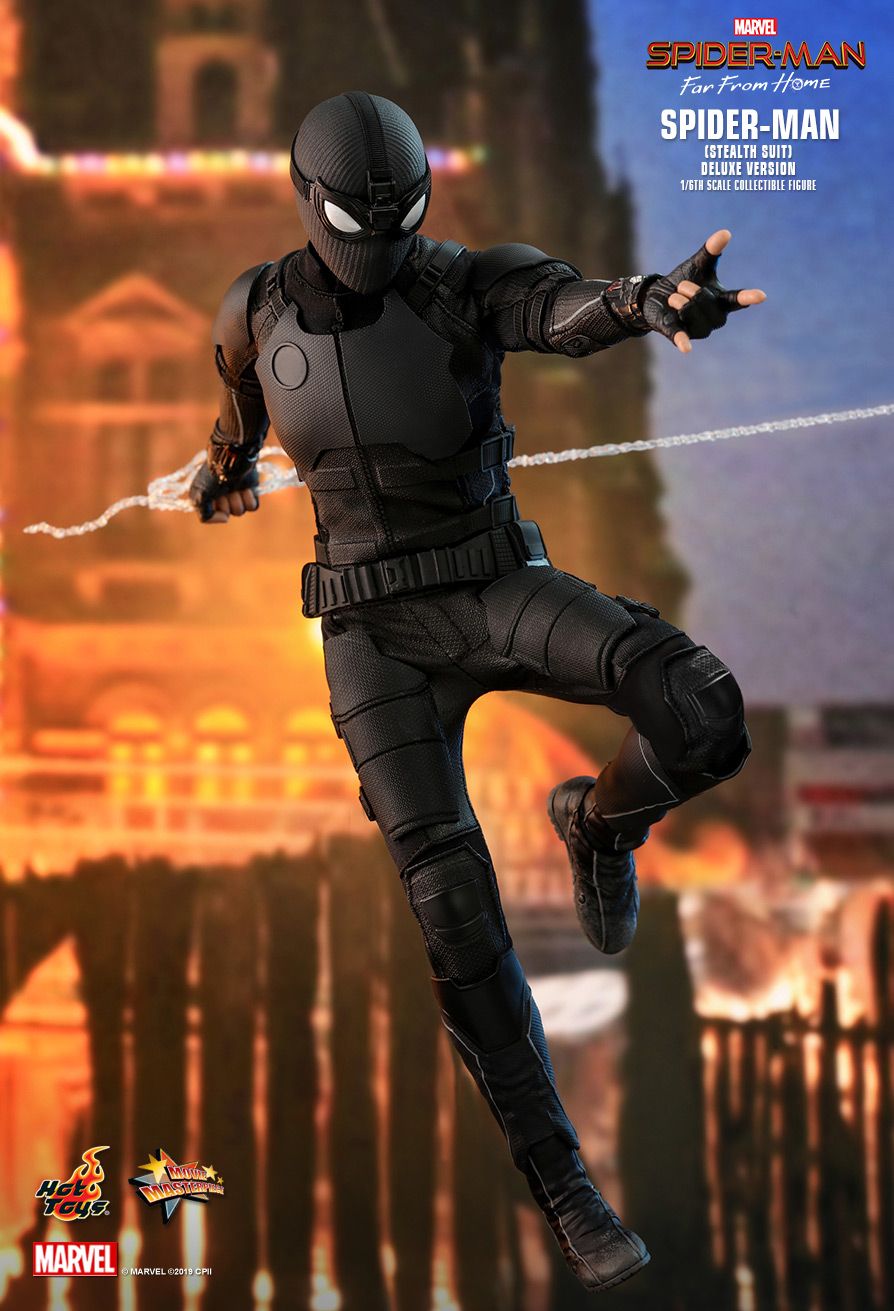 Hot Toys Far From Home Spider-Man (Stealth Suit) Deluxe Version