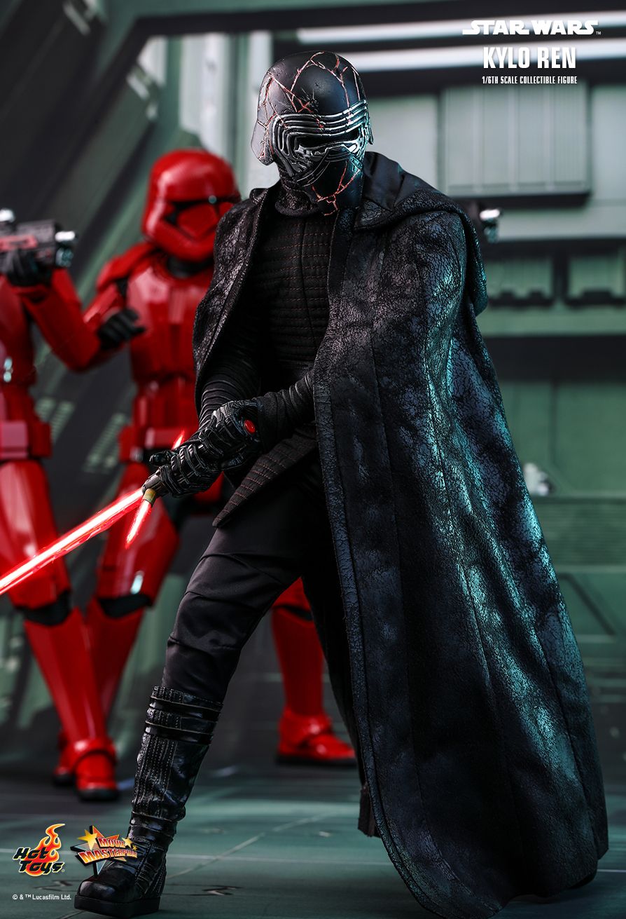 Hot Toys Star Wars The Rise of Skywalker Kylo Ren
