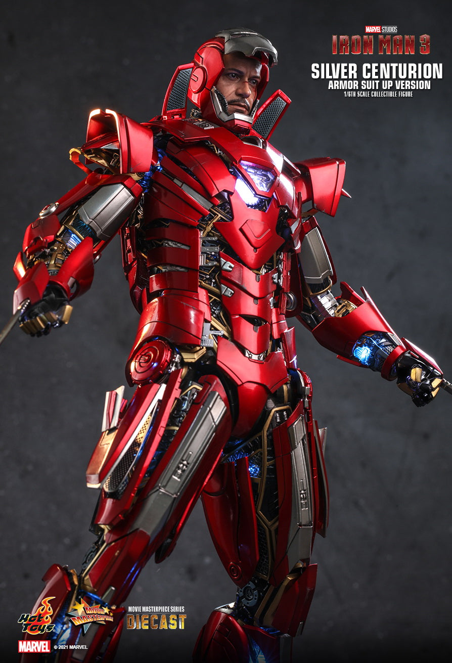 Hot Toys Iron Man 3 Silver Centurion (Armor Suit Up Version)