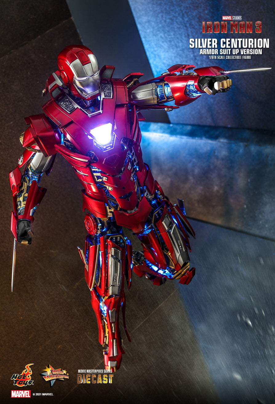 Hot Toys Iron Man 3 Silver Centurion (Armor Suit Up Version)