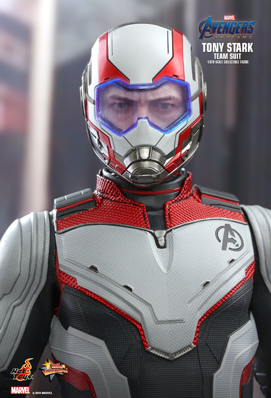 Hot Toys Avengers Endgame Tony Stark (Team Suit)