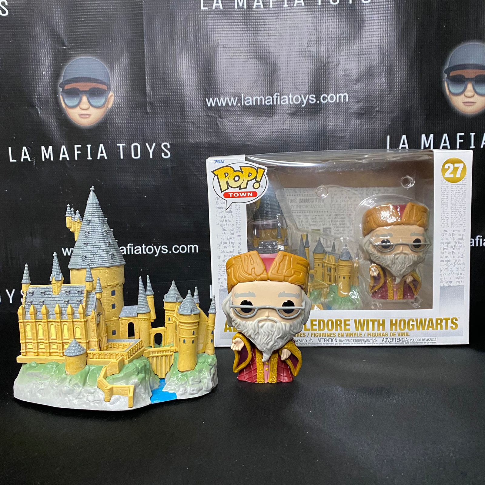 Funko Pop: Harry Potter - Albus Dumbledore With Hogwarts