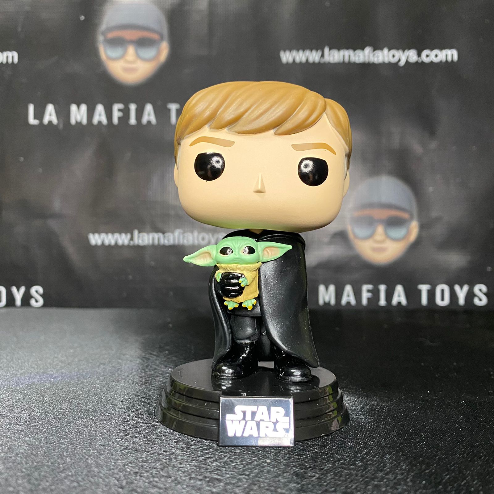 Funko Pop : The Mandalorian - Luke Skywalker With Baby Yoda