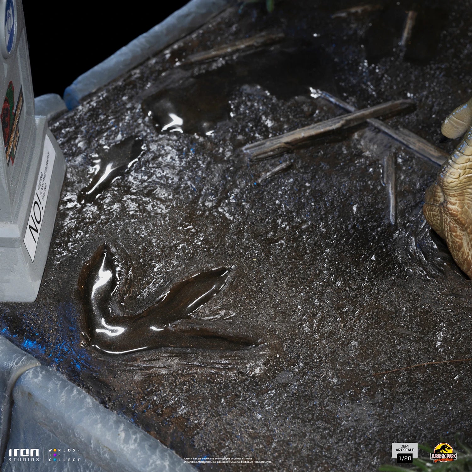 Iron Studios Jurassic Park T Rex And Donald Gennaro