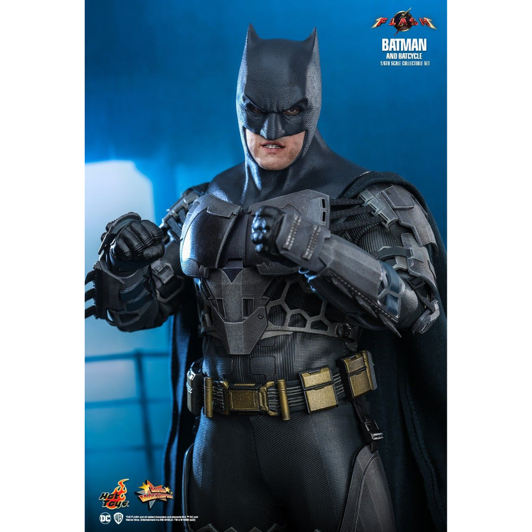 The Flash Hot Toys Batman And Batcycle Sideshow 