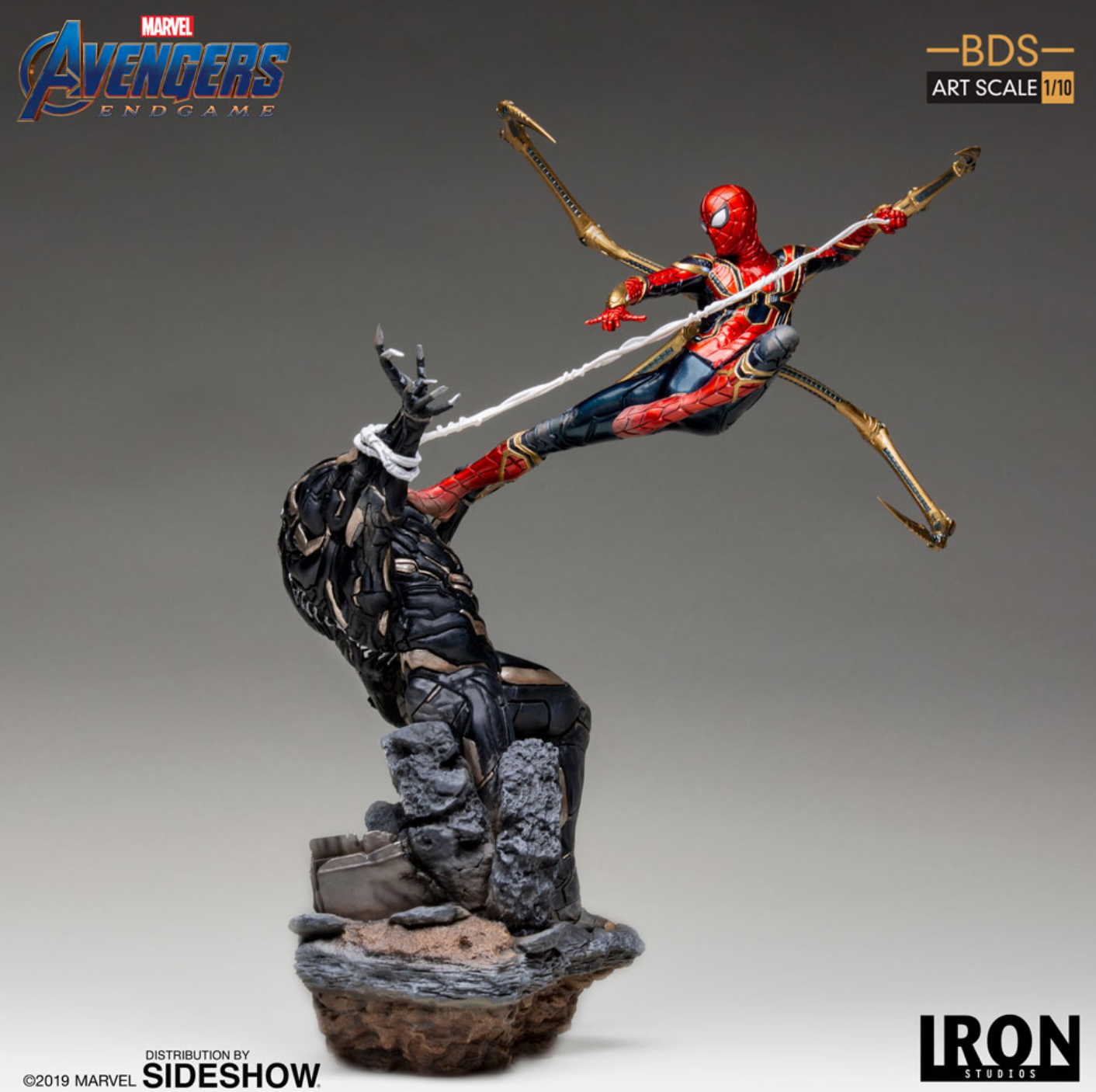 Iron Studios Avengers Endgame - Iron Spider vs Outrider